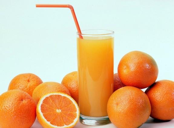 Апельсиновый сок может мозгу пожилых людей