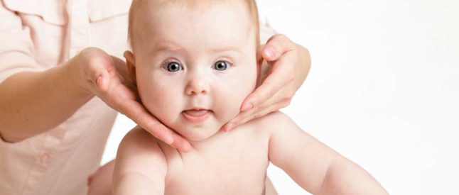 Кривошея у новорожденных: причины, лечение