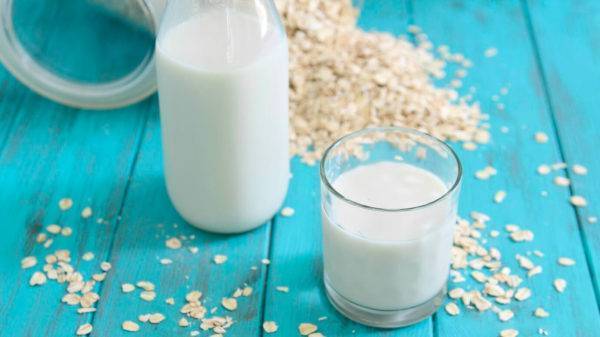 Как лечить кашель народными средствами молоком