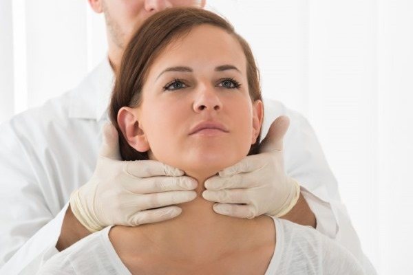 8 признаков дисфункции щитовидной железы, о которых надо знать всем