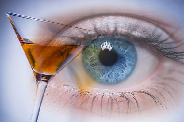 Цвет глаз определяет риск алкоголизма