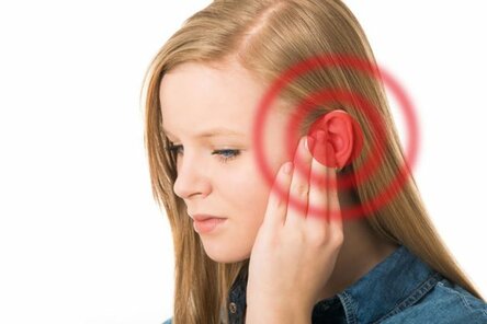 Отчего бывает свист в ушах, как лечить?