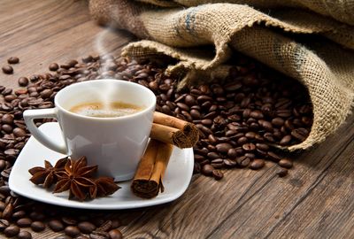 Как формируется кофеиновая зависимость и опасно ли это?