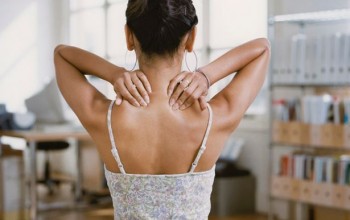 Как убрать горб на спине: эффективные способы лечения