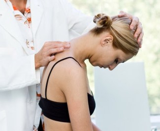 Массаж при остеохондрозе шейного отдела позвоночника - тонкости проведения массажа, показания и ограничения