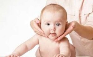 Кривошея у младенцев признаки фото