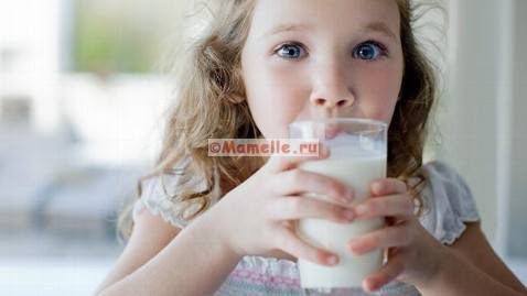 Коровье и козье молоко детям: полезные свойства, возможные риски, принципы ввода в питание ребенка