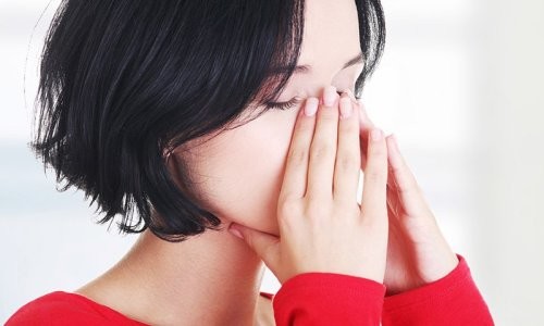 Перелом носа: основные симптомы и признаки травмы, современные подходы к лечению