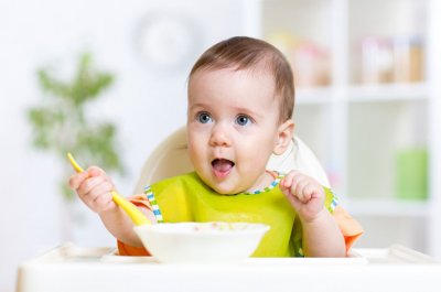 Режим питания малыша в год