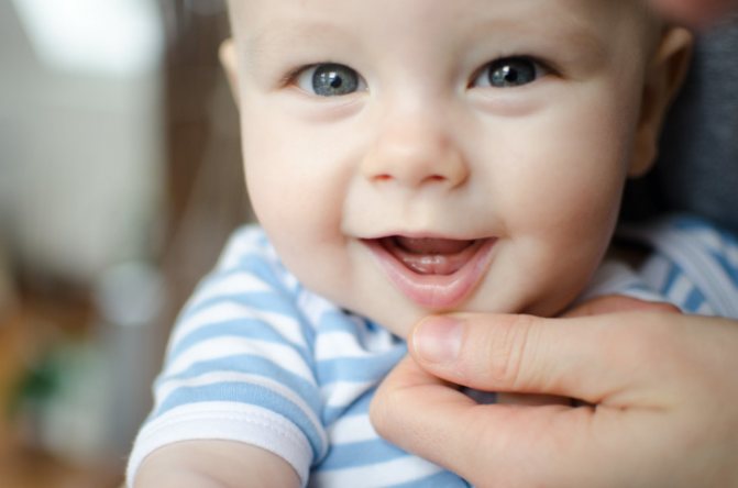 Гели для обезболивания десен при прорезывании зубов у младенцев и детей