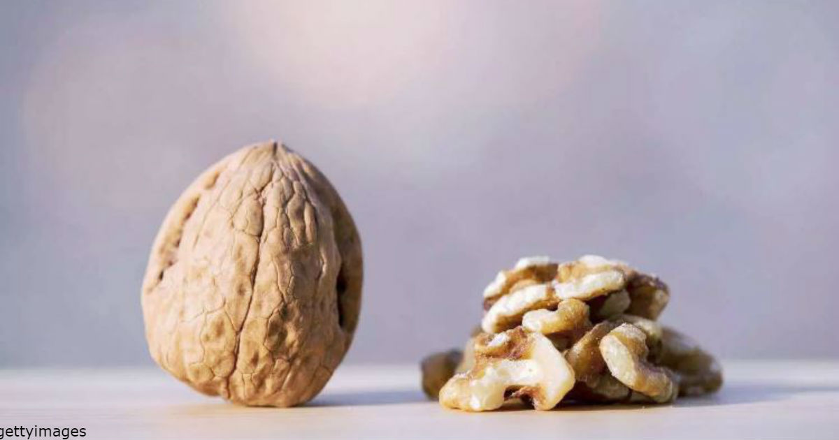 Можно ли есть грецкие орехи при похудении? правила употребления продукта во время диеты и полезные рецепты