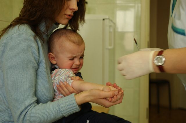Чем опасна прививка от полиомиелита для ребенка