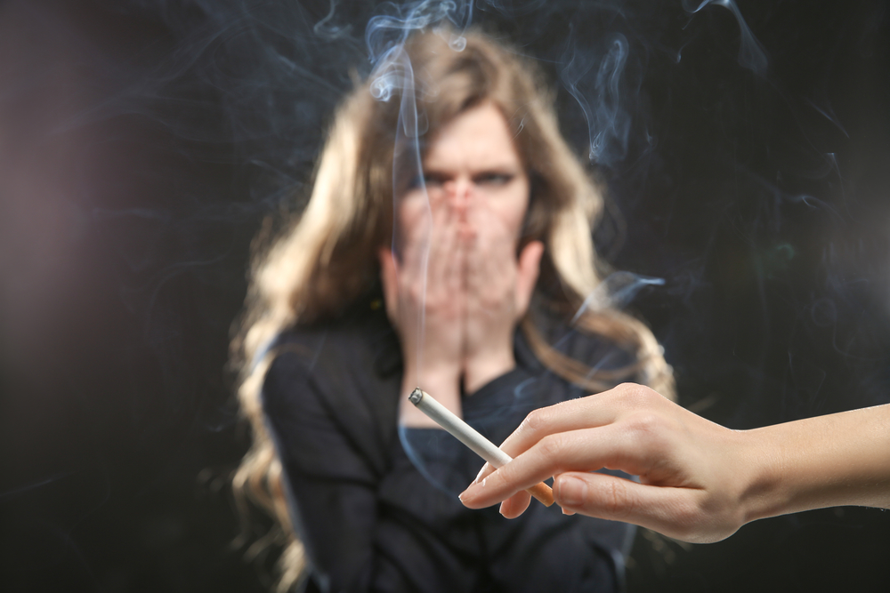 Пассивное курение: чем опасно и какое влияние оказывает на здоровье взрослых и детей в отличие от активного