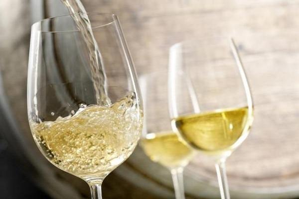 Ученые назвали вина, которые спасают от рака