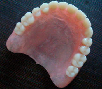 Нейлоновые протезы зубов