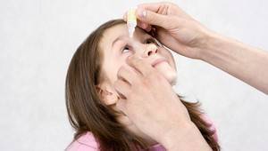 Глазные капли для детей: обзор 7 лучших препаратов, способ применения, состав и противопоказания