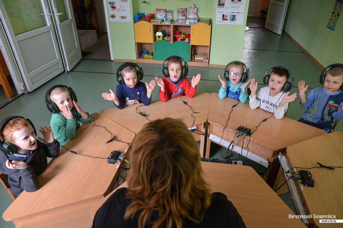 Дети с нарушением слуха - образование и реабилитация