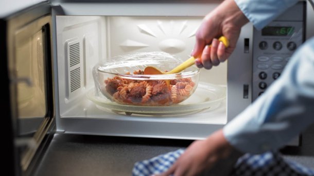 Как разморозить мясо в домашних условиях быстро и правильно в микроволновке, горячей воде, духовке и прочими способами + фото и видео