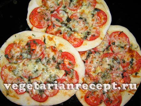 Овощная пицца с томатами, баклажаном и зеленым луком - рецепты джуренко