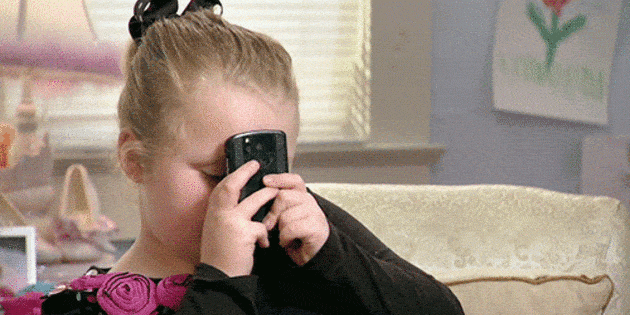 Опасная связь: ученые доказали вредность мобильных телефонов для детей
